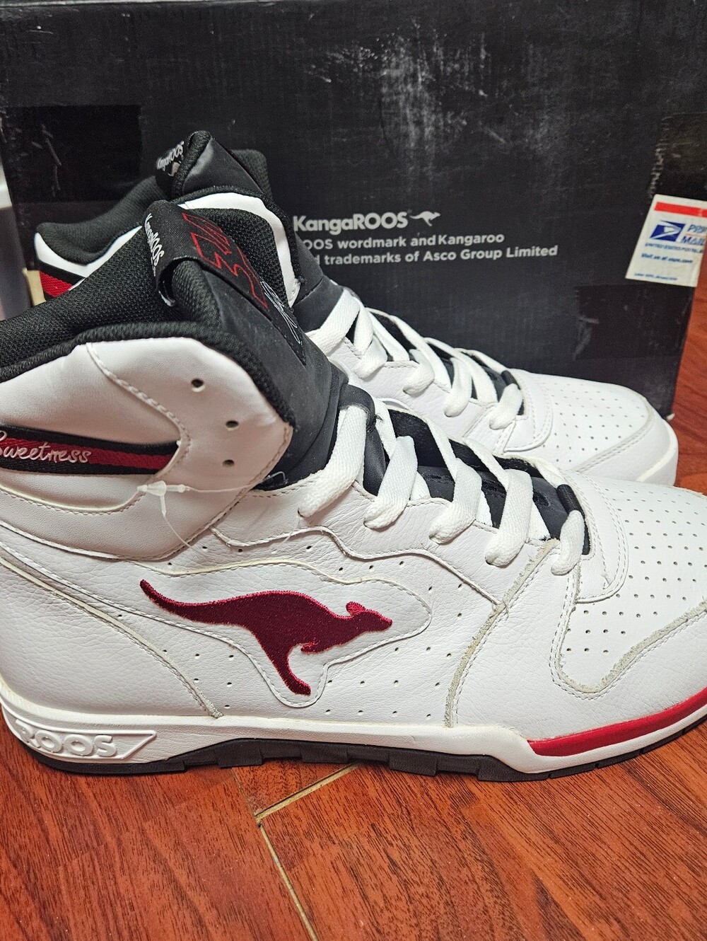 kangaROOS Walter Payton Men's White High-Top neakers with Red and Black Accents